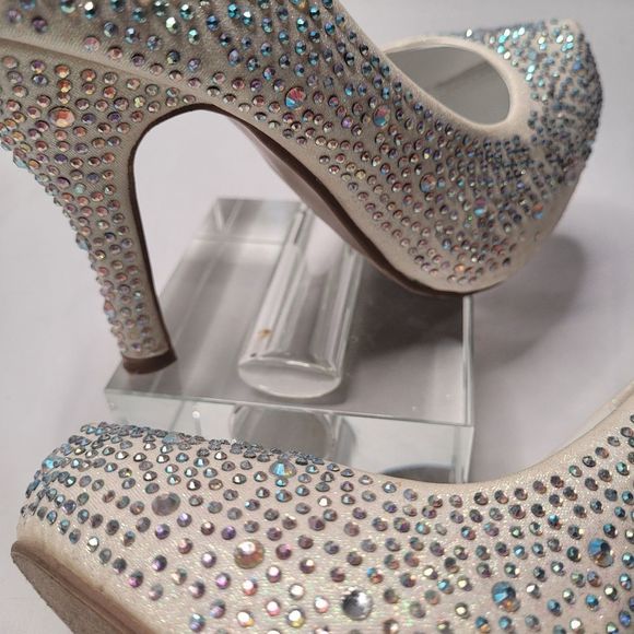 FLOURISH Jeweled Womens Heel 👠 - Picture 7 of 8